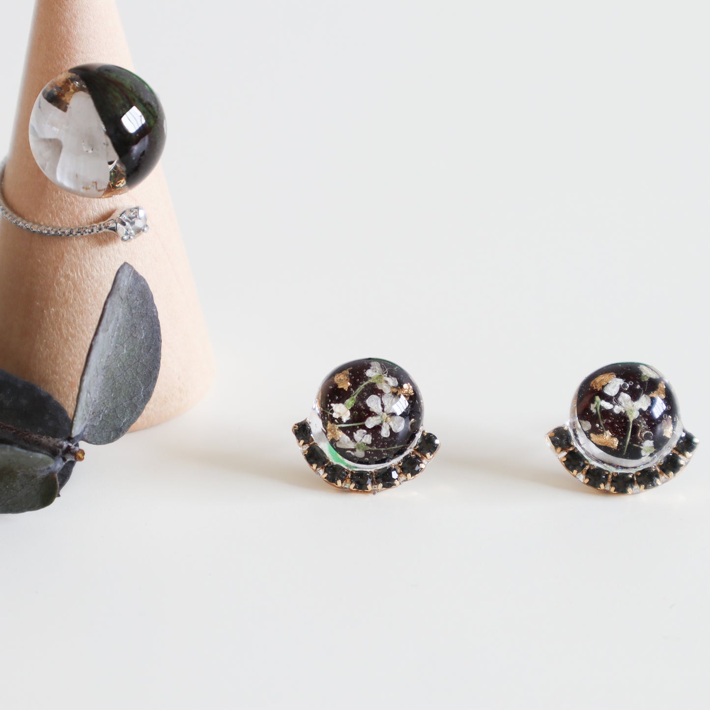 Black Qubic Round Earring