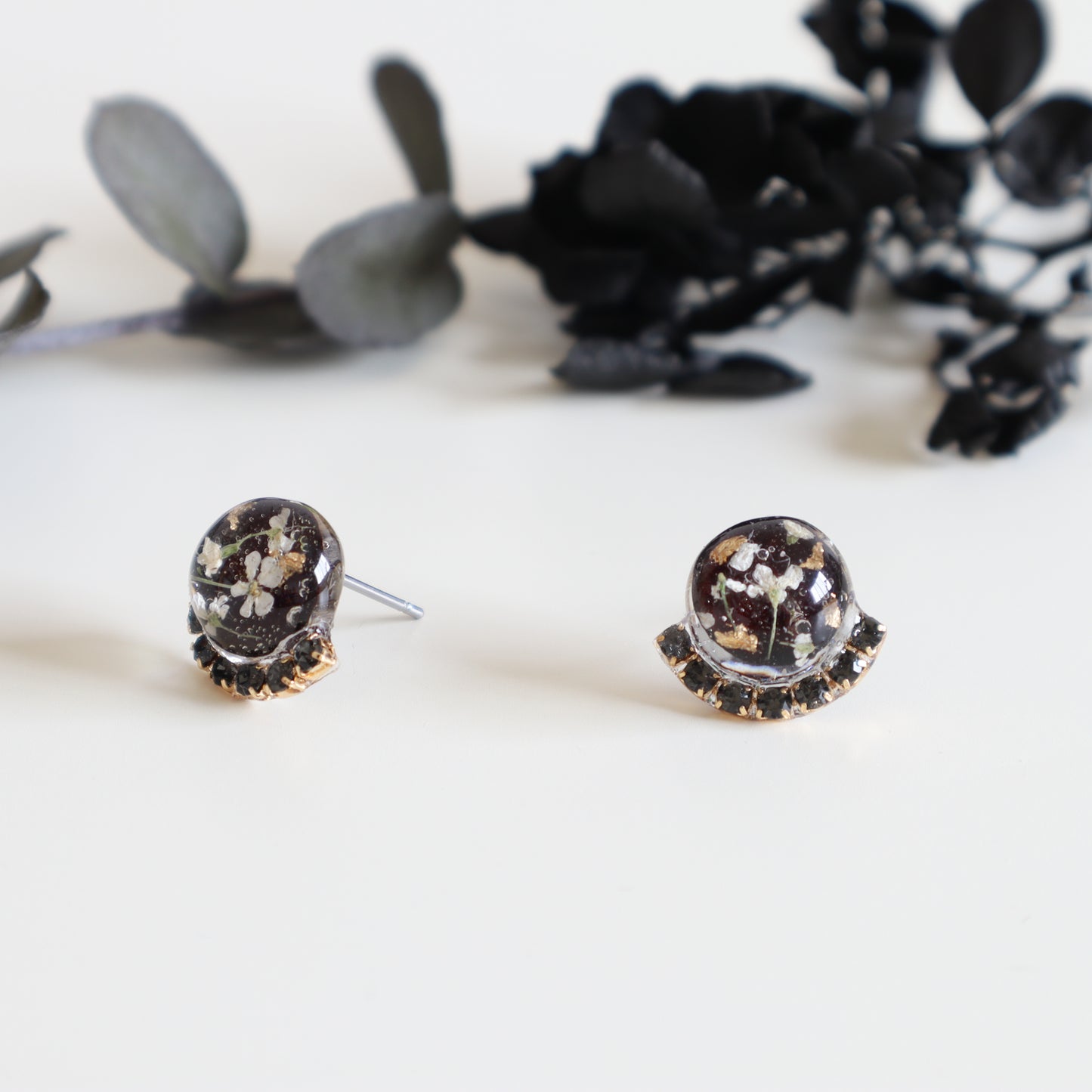 Black Qubic Round Earring