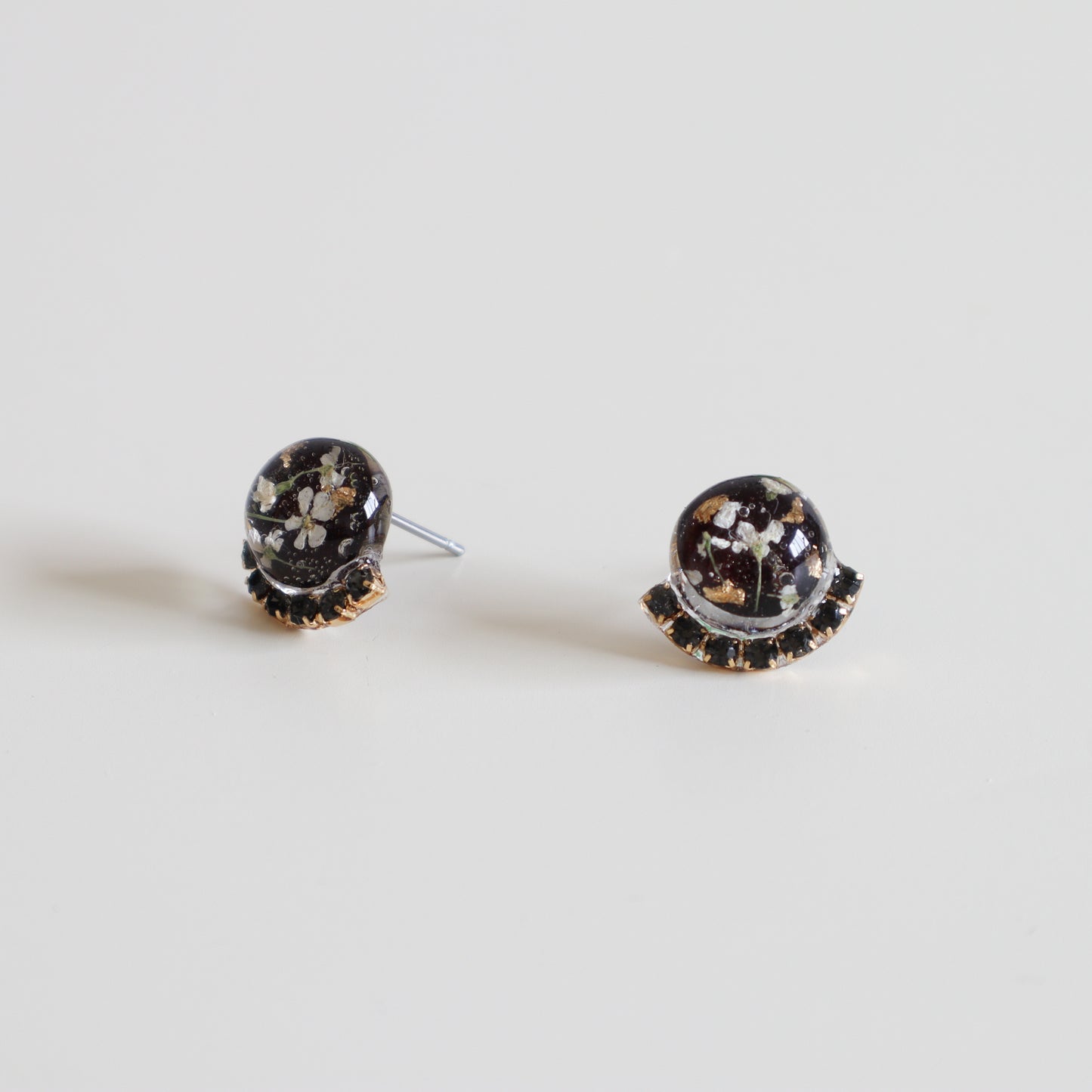 Black Qubic Round Earring