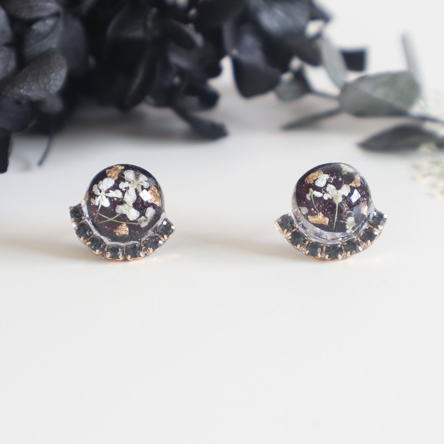 Black Qubic Round Earring