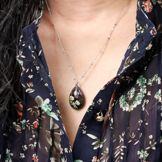 Night Garden Waterdrop Necklace