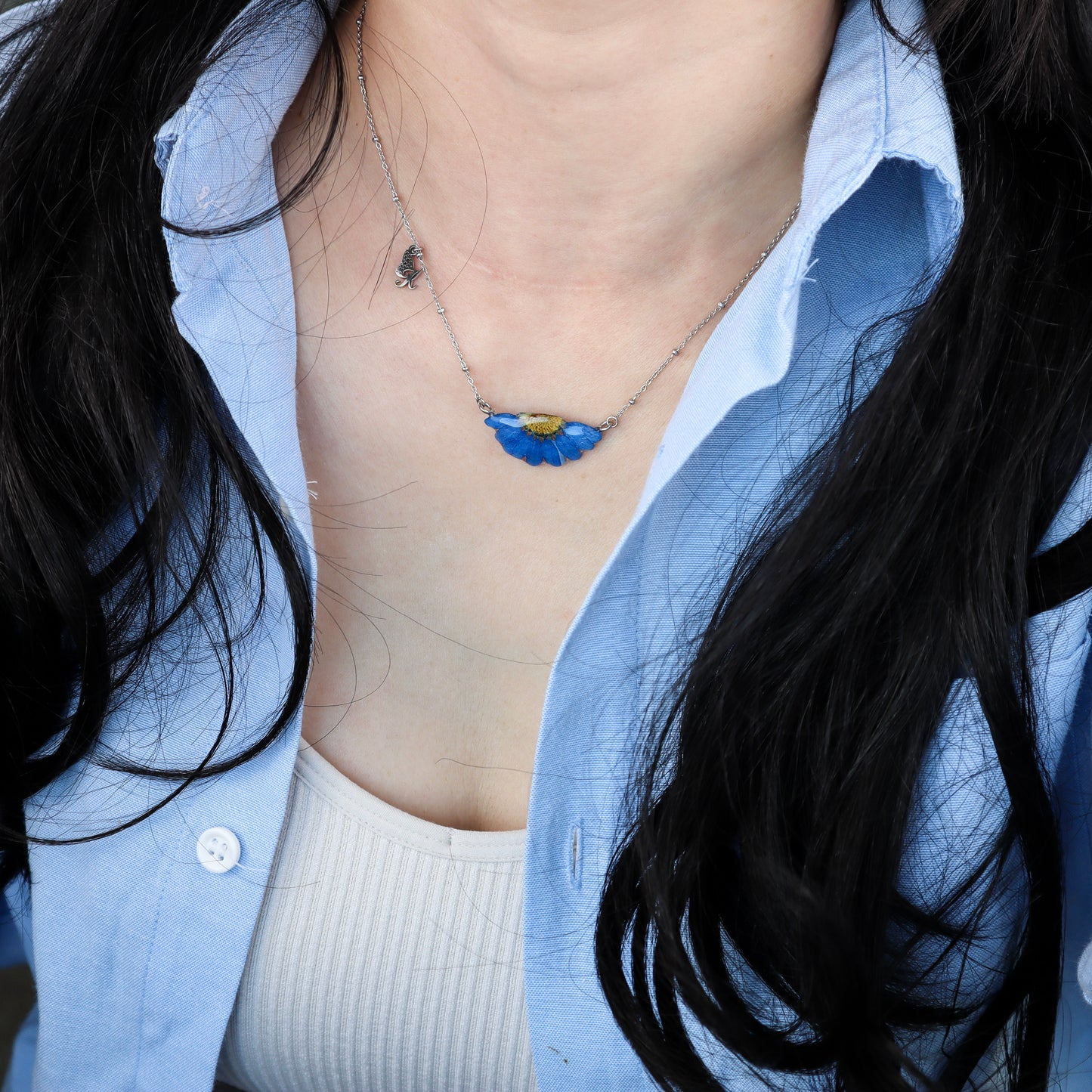 Blue Daisy Necklace