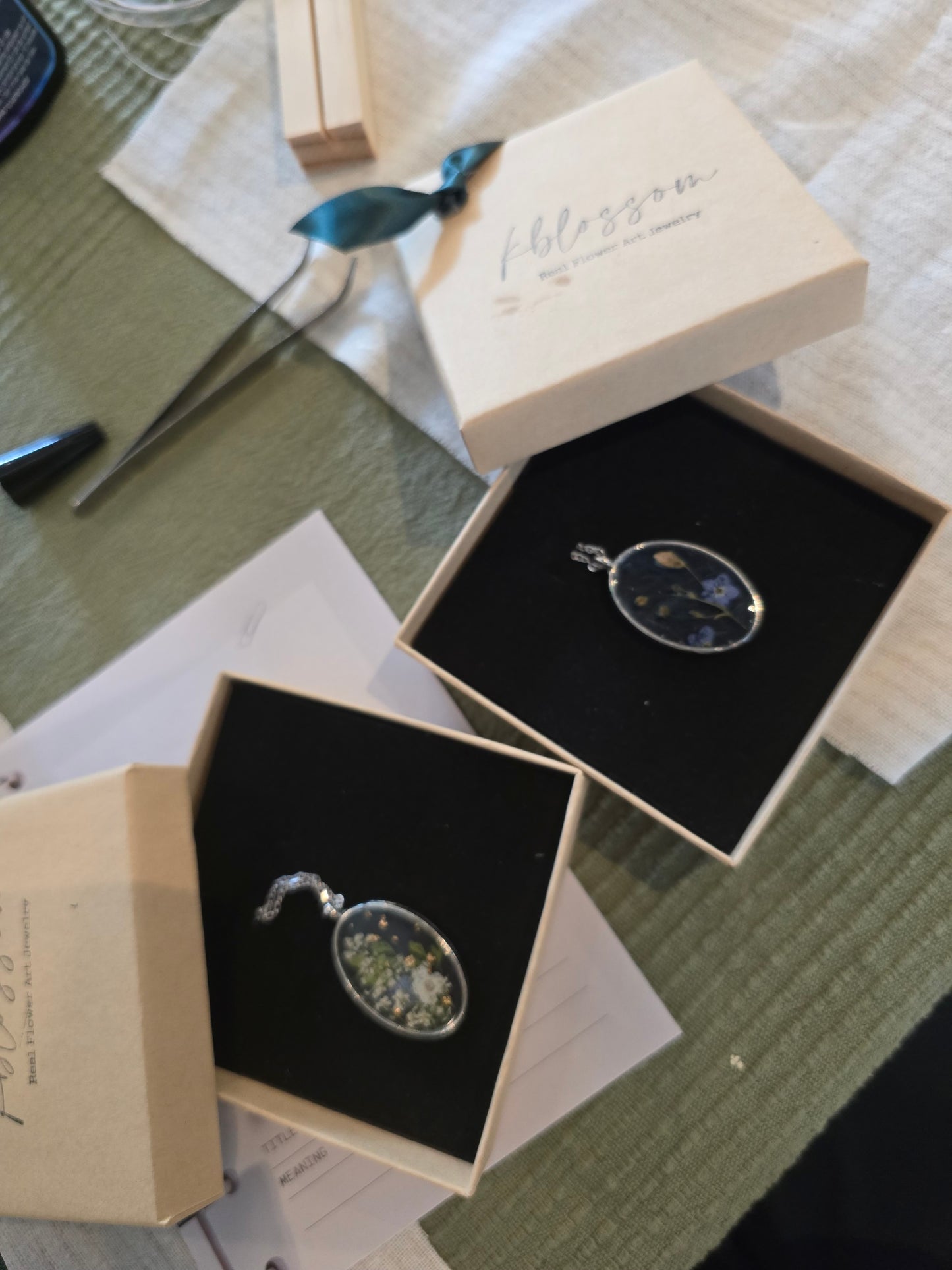 Create Your Tiny Garden: Real Flower Oval Pendant Necklace Workshop