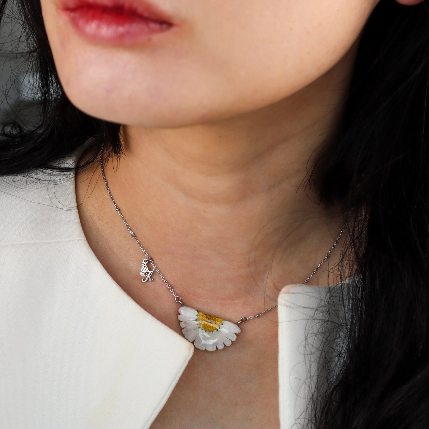 White Daisy Necklace