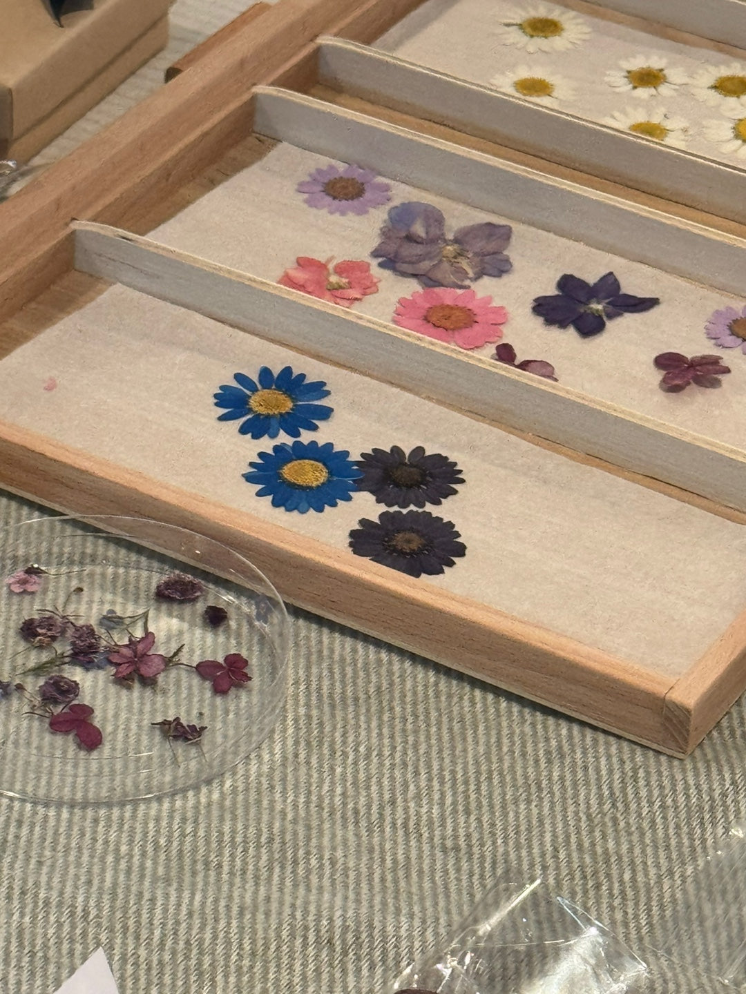Create Your Tiny Garden: Real Flower Oval Pendant Necklace Workshop