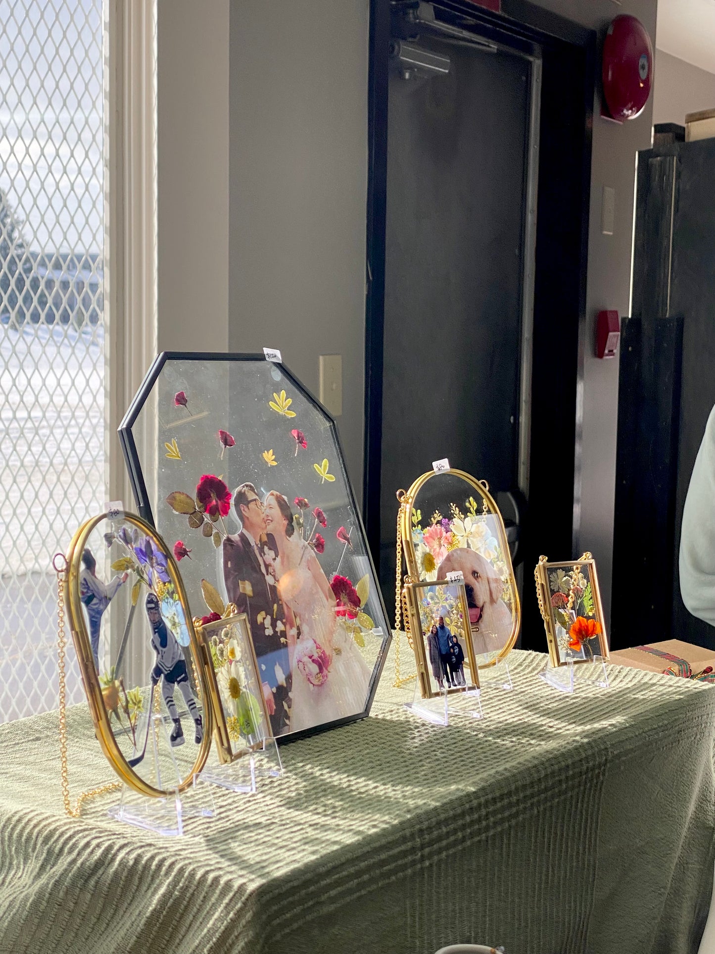 Black Vintage Octagon Frame 8″×10″